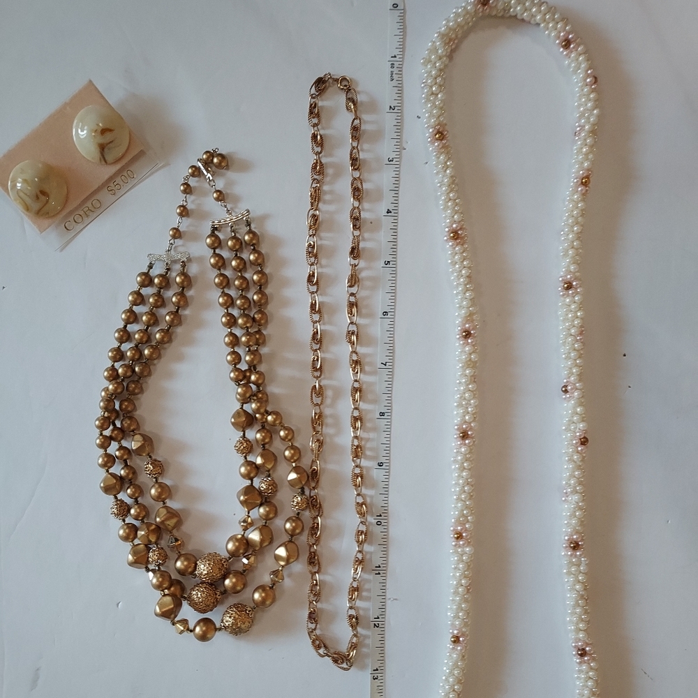 4 piece Vintage Golds Jewelry Lot Necklaces
